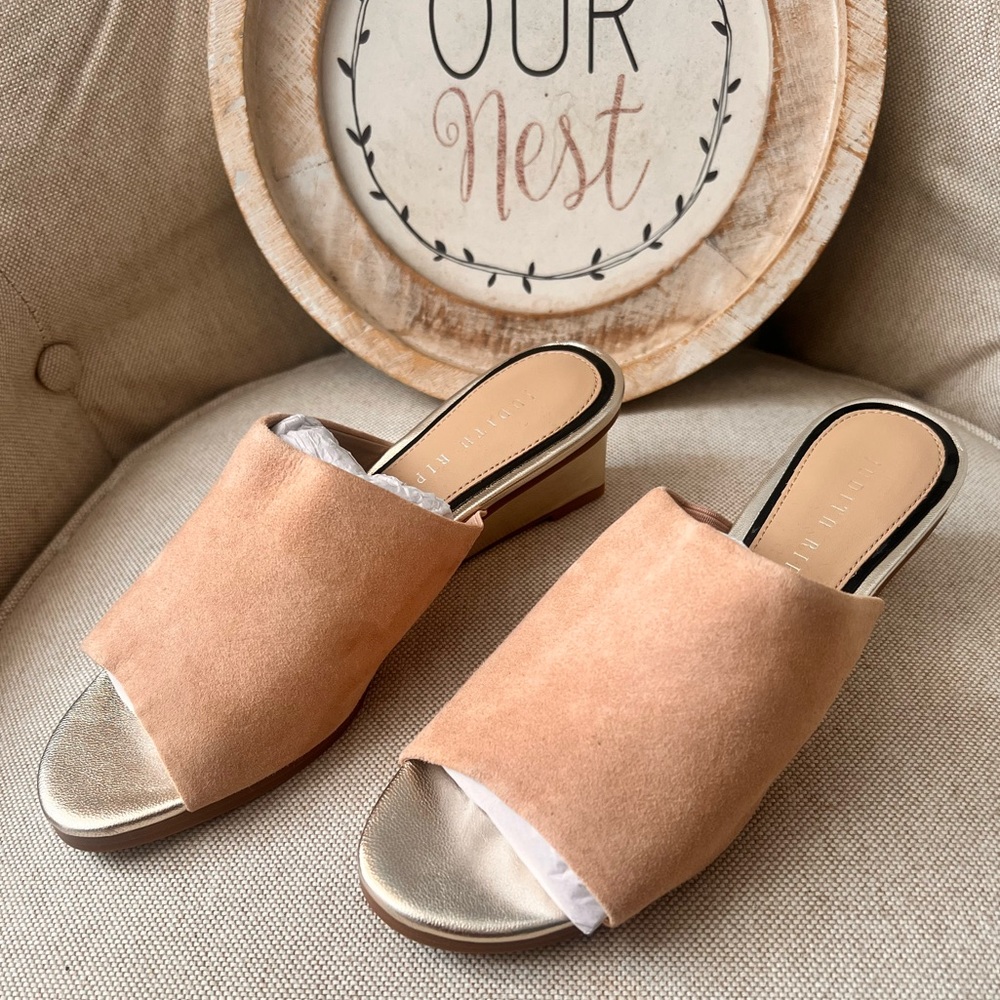 New Judith Ripka super comfy nude/gold
